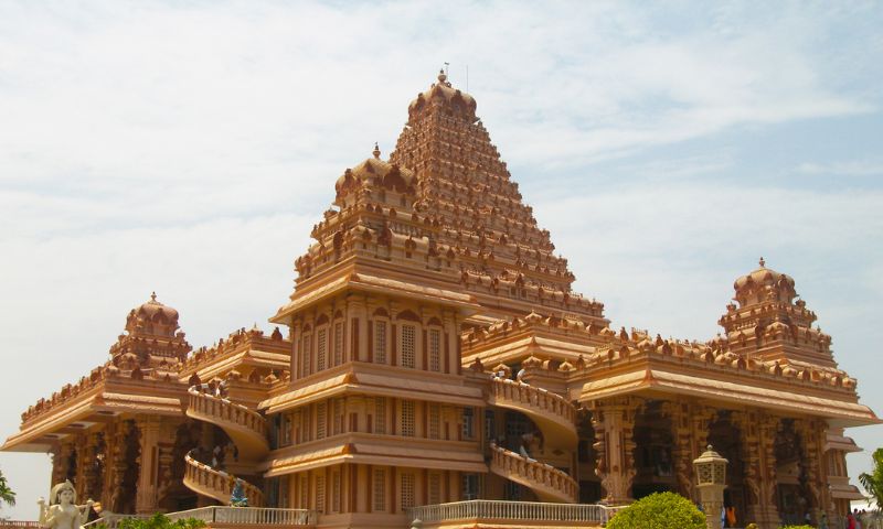 Chhatarpur Temple